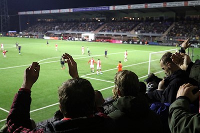 Emmen ruikt bloed en wij angstzweet bij de Ajaxspelers. © De Brouwer