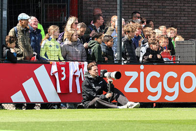 Shirtjes mee om te laten signeren. © SV Ajax