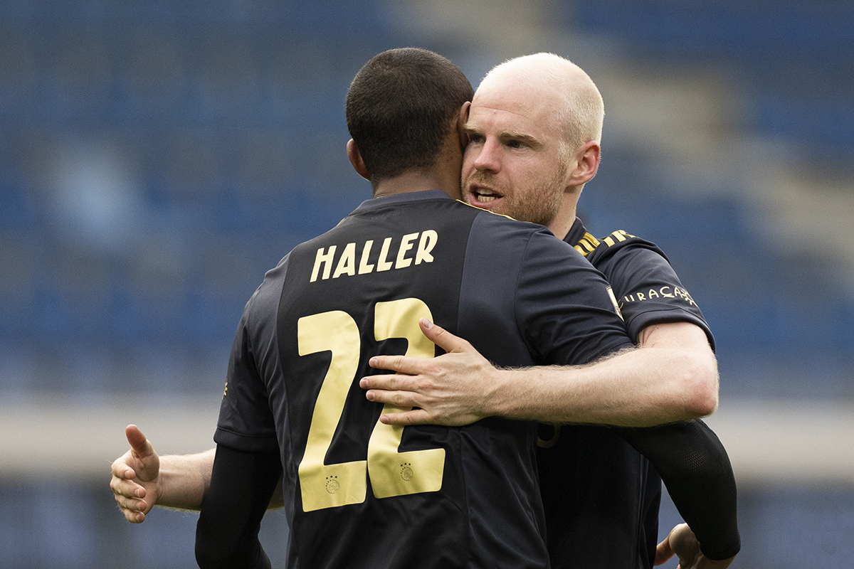 Haller kan wel wat liefde gebruiken op onze wallpaper!