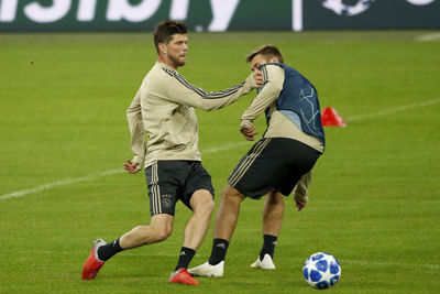 MUNCHEN, 01-10-2018, Allianz Arena, season 2018 / 2019, Champions League football. Ajax trains in Munchen in preparation of the game against Bayern. Klaas Jan Huntelaar and Max Wober