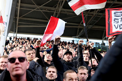 Ajax krijgt tik op tik. Het zorgt voor gelatenheid. © De Brouwer