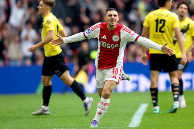 Ajax schiet uit de startblokken. © De Brouwer