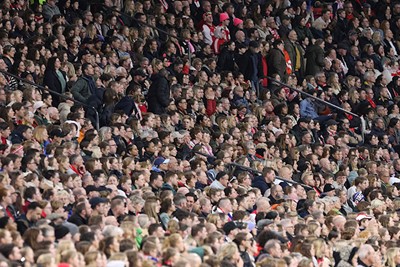 Er zijn 35.991 supporters aanwezig. Een toeschouwersrecord in Nederland. © De Brouwer