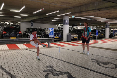 Van het mooie weer krijg je zin om zelf te voetballen. © De Brouwer