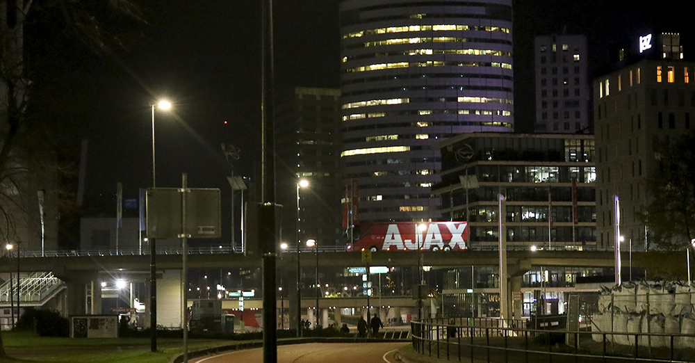 Labiele spelers gooien Schreuder in Emmen voor de bus