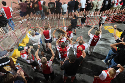 Bedankjes over en weer. © SV Ajax