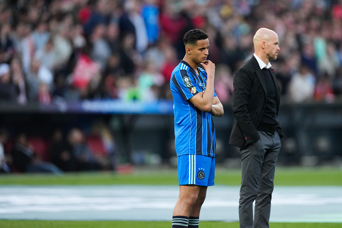 Ten Hag spreekt na bekerverlies over onbeschrijfbare machten en krachten