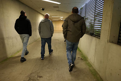 Aan het eind van de stinkende tunnel is weinig licht. © De Brouwer