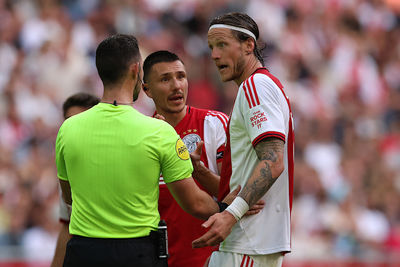 Er is hier en daar wat ergernis over de arbitrage. © De Brouwer