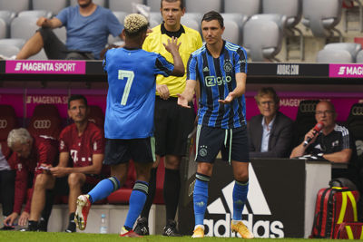 Daar is het officieuze debuut van de spraakmakende Ajacied. © Pro Shots