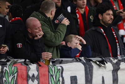 Dit beeld zegt alles over het gemoed van de gemiddelde Ajacied. © De Brouwer