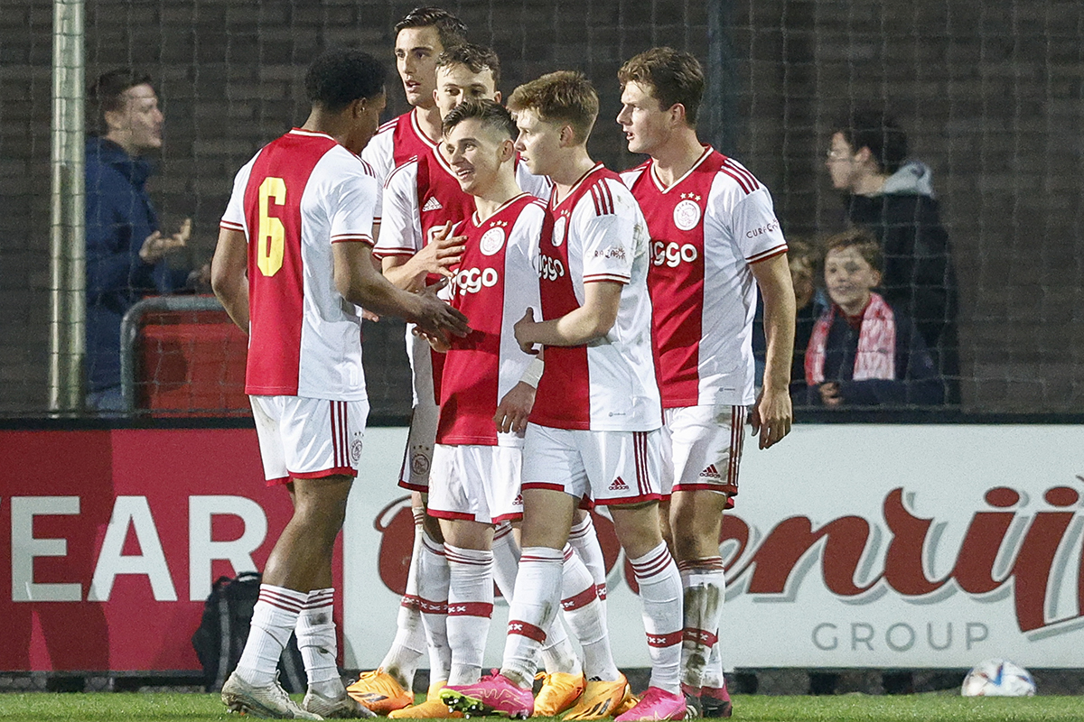 Ballenjongensjajjaz800