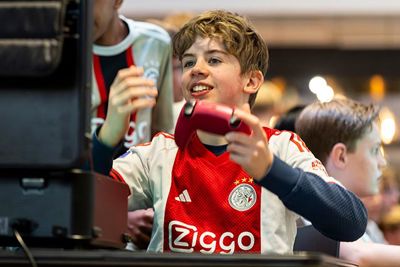 Haha, voetbal is emotie! © Pro Shots