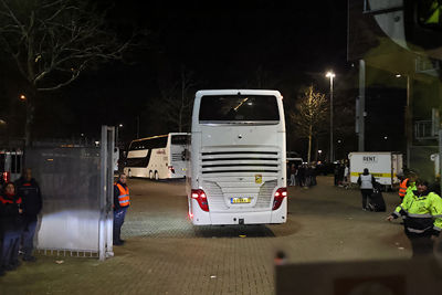 En dan toch snel de bus in. Terug naar Amsterdam. © De Brouwer