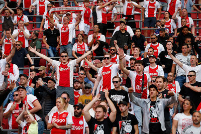 Iedereen support op zijn of haar eigen wijze. © De Brouwer