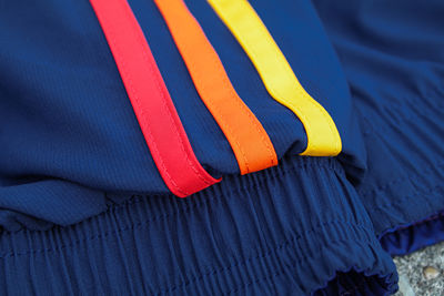 Strepen in drie kleuren. © Ajax Life