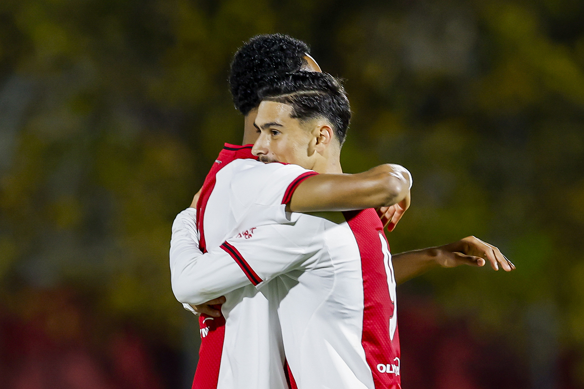 Ballenjongensjajein800