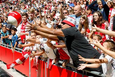 Wie heeft de langste armen... Tja. © Pro Shots