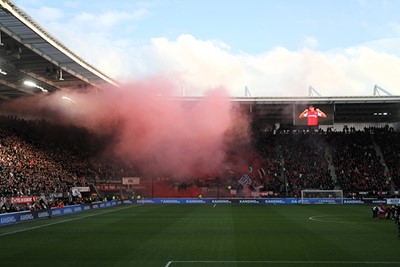 Als de rook is opgetrokken, komt Ajax al snel achter. © SV Ajax