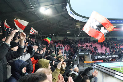 Dag Goffertstadion, volgende keer wat warmer graag! © De Brouwer