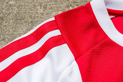 De Adidasstrepen zijn dit seizoen helaas wel dikker... © Ajax Life
