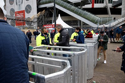 Negatief coronatestje laten checken en dan door het stadion in. Eindelijk! © De Brouwer
