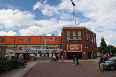 Vanaf De Dijk wandel je zo naar het Kras Stadion. © De Brouwer