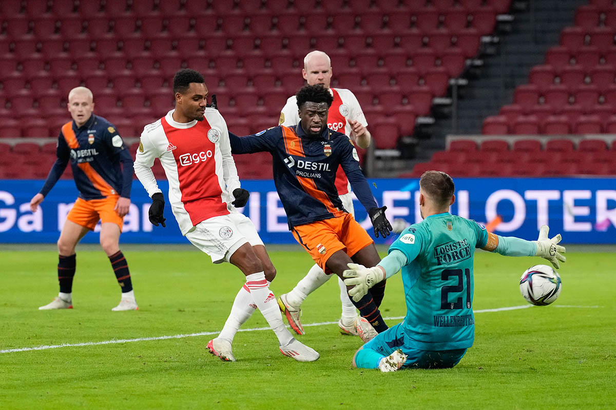 Fotoverslag van fijne vijfklapper die publiek op de tribunes verdiende