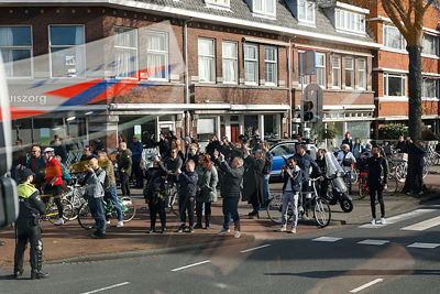 Terug in de bus. En nee, we worden niet uitgezwaaid... © De Brouwer