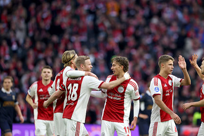 Daar is de 1-0 van Klaassen. Er lijkt niks aan de hand. © De Brouwer