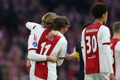 Niks aan de hand, alles gaat goed. Of toch niet? © De Brouwer