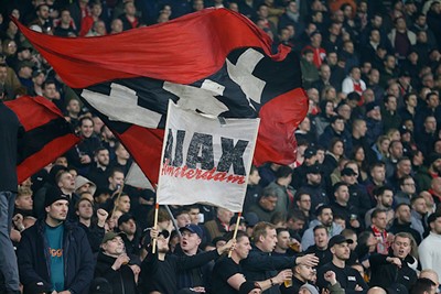 Voor wie? Voor Ajax Amsterdam! © De Brouwer