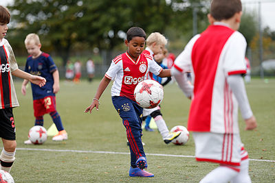 Deze kleine man kan er wat van! © De Brouwer