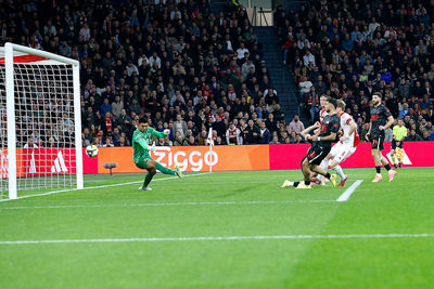 De bal ligt na vijftien seconden al in het netje. © De Brouwer