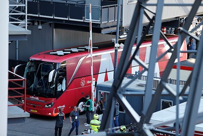 Ook Ajax is gearriveerd in Rotterdam. © De Brouwer