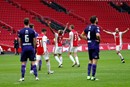 Ajax weet vijf keer te scoren tegen 