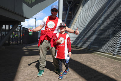 Veel plezier, heren! © De Brouwer