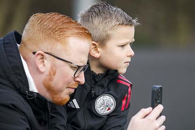 Mooi moment voor vader en zoon. © Pro Shots