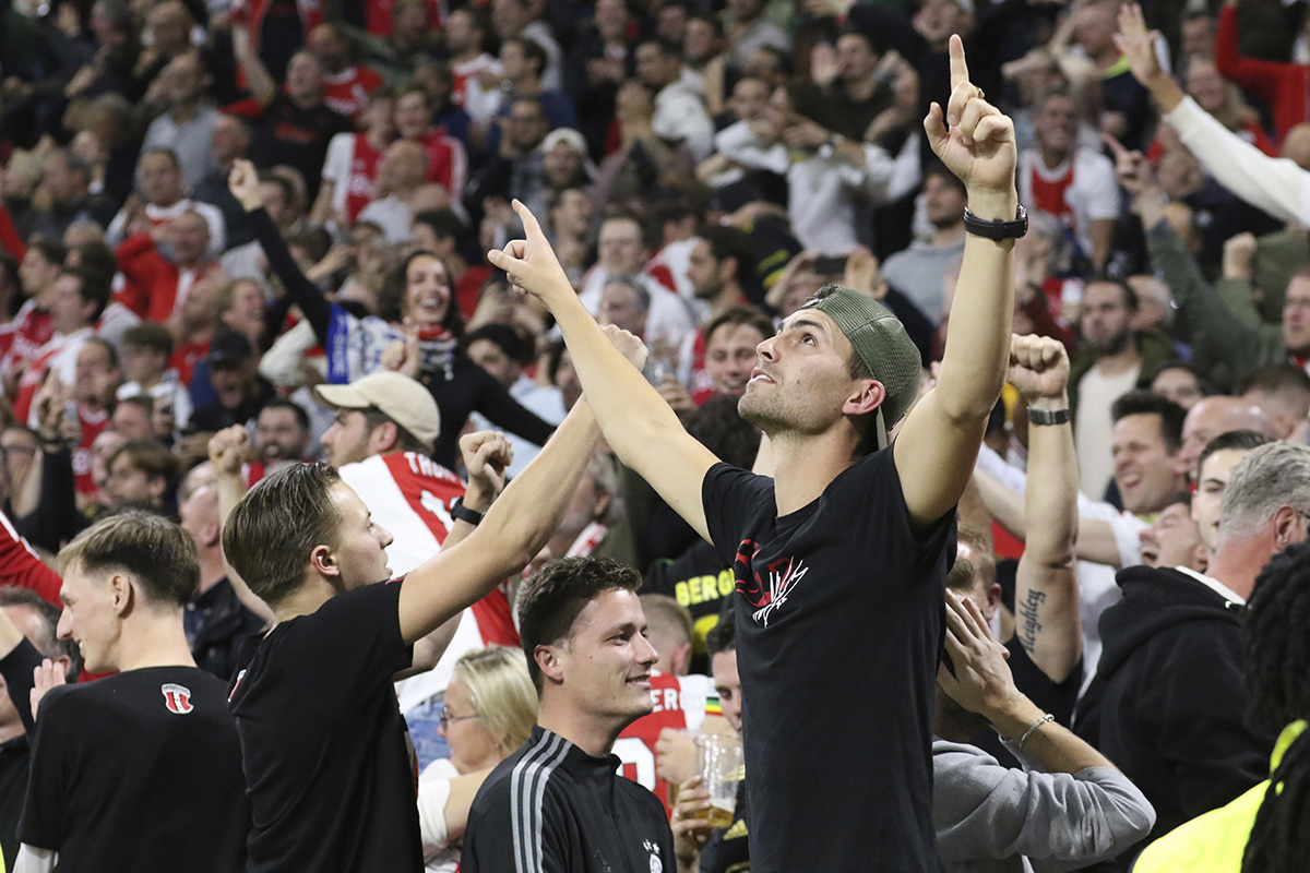 Ajax Uitverkocht 1200