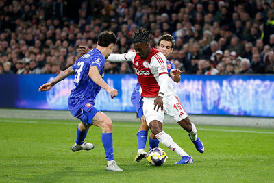 Over invallers gesproken: zagen jullie deze aankomen? © De Brouwer