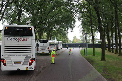Parkeert RKC de bus? © De Brouwer