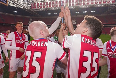 Na Ajax - Emmen (4-0) kan de kampioensbanier in de nok van de Arena gehesen worden. © Pro Shots