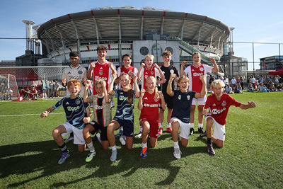 Deze winnaars mogen aan de slag als ballenjongen of -meid! © De Brouwer