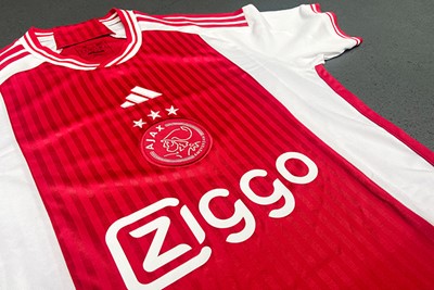 Doordat de logo’s onder elkaar staan, zakt Ziggo flink naar beneden. © Ajax Life