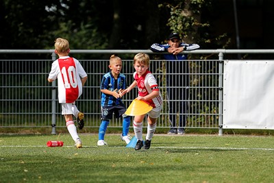 Word dit de nieuwe aanvoeder van Ajax? Let maar op Dusan! © De Brouwer