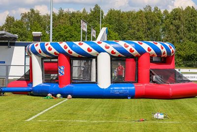 Is dit een ruimteschip of voetbalkooi? © Pro Shots