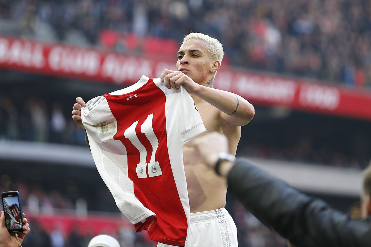Ajaxsupporter heeft spijt en retourneert shirtje Antony