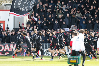 Voor wie? Voor Ajax Amsterdam! © De Brouwer