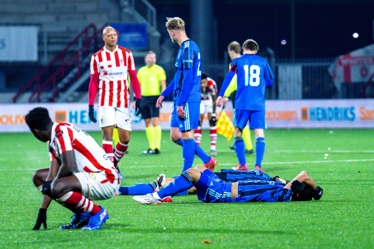 Heitinga ziet bananenschil werkelijkheid worden na verspelen periodetitel