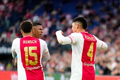 In het moment konden we hier om lachen, maar Van Aanholt lachte het laatst. © AFC Ajax 